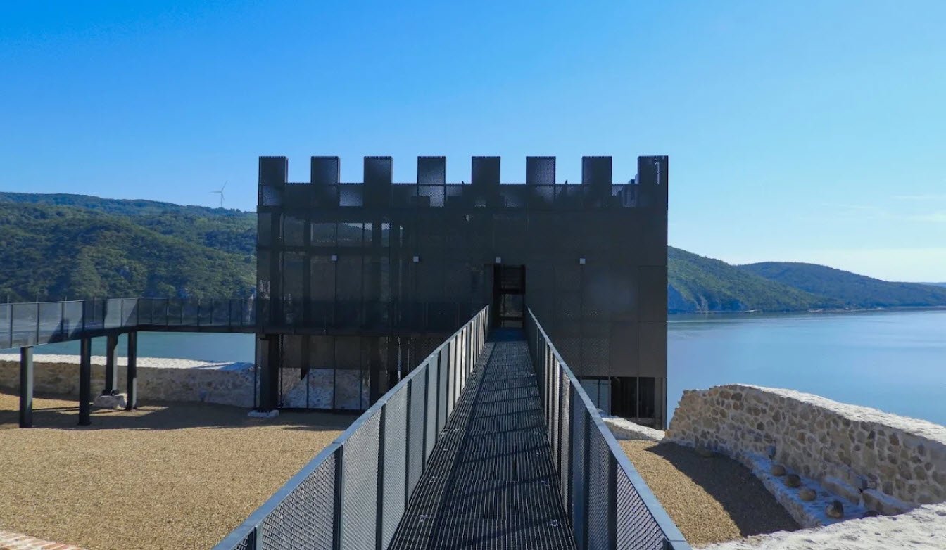 Laszlovar Fortress, Lászlóvára, Romania, Romania